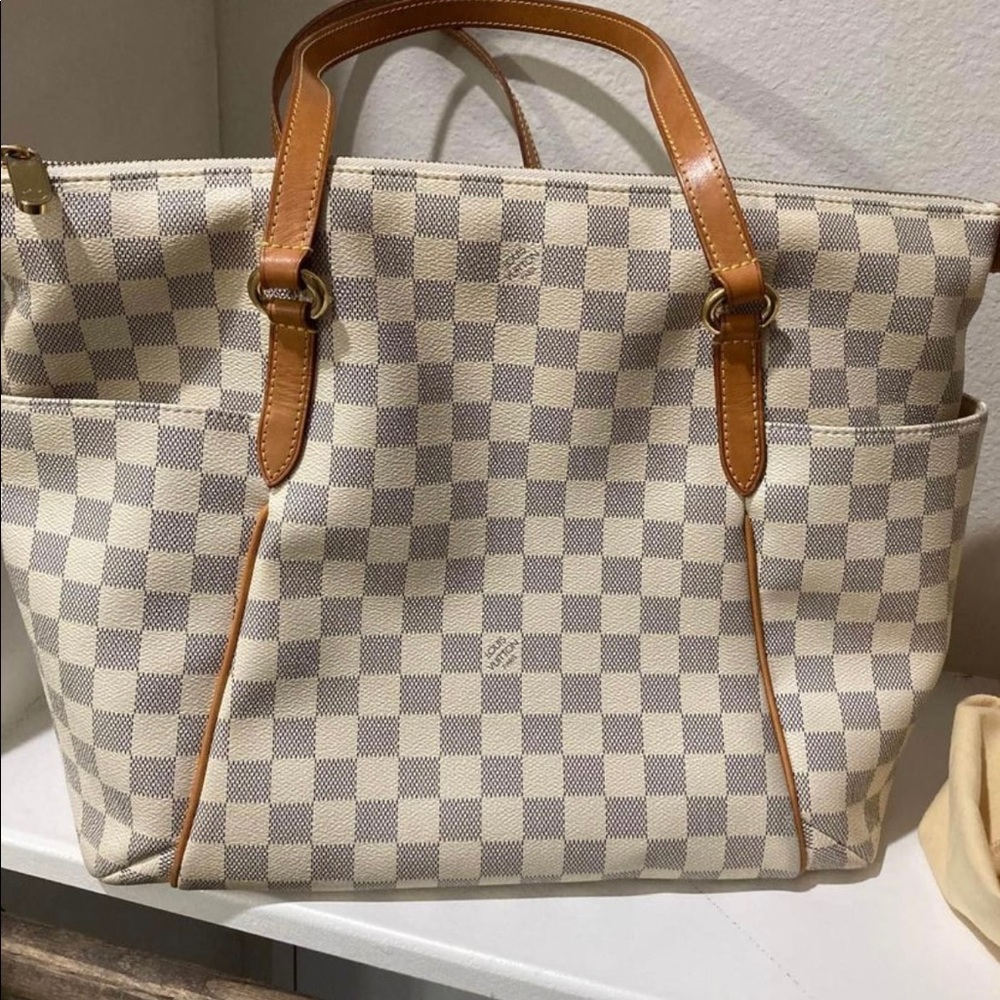 Purse - Picture 2 of 6